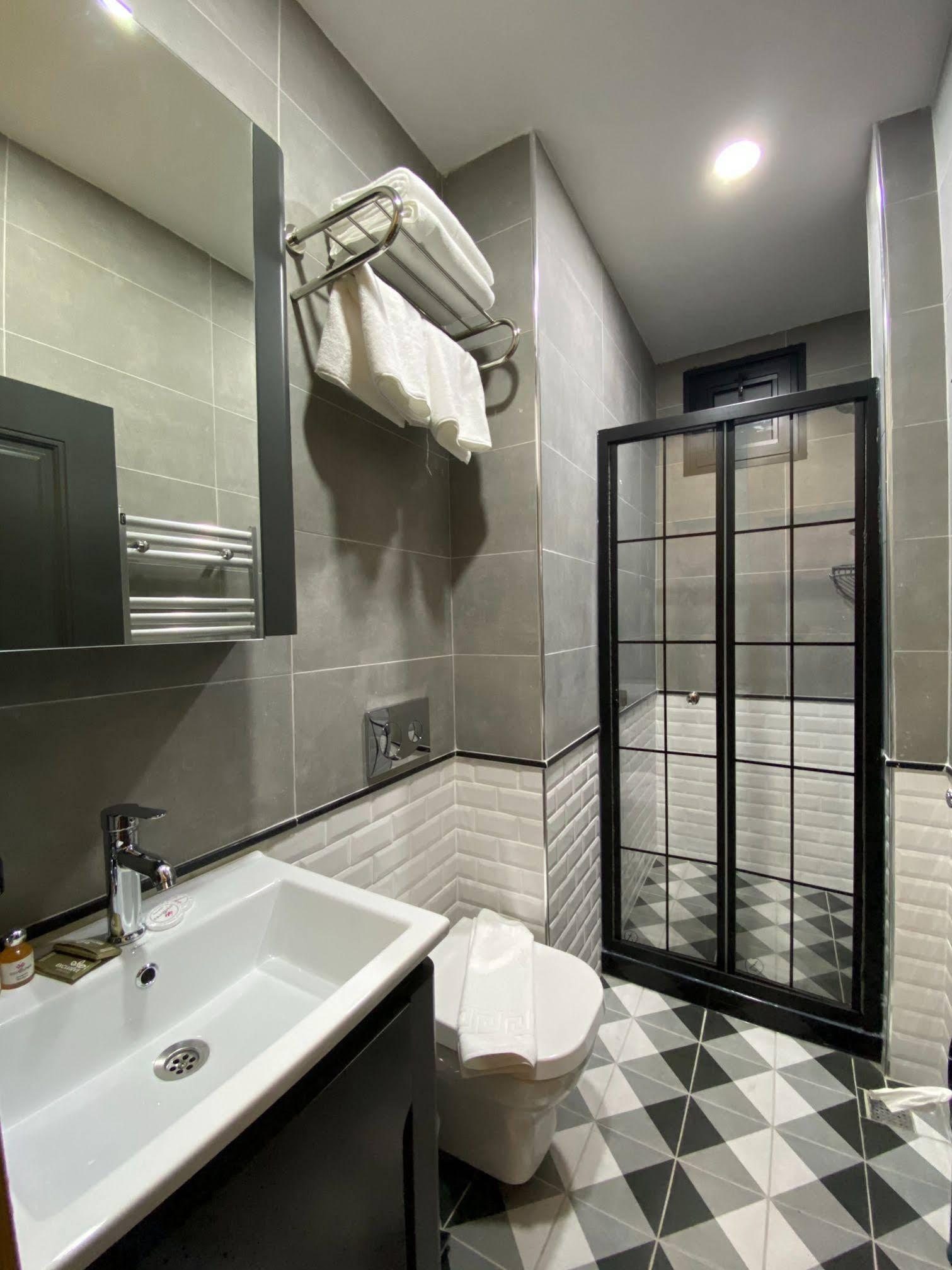 Confores Hotel Provincia di Provincia di Istanbul Esterno foto